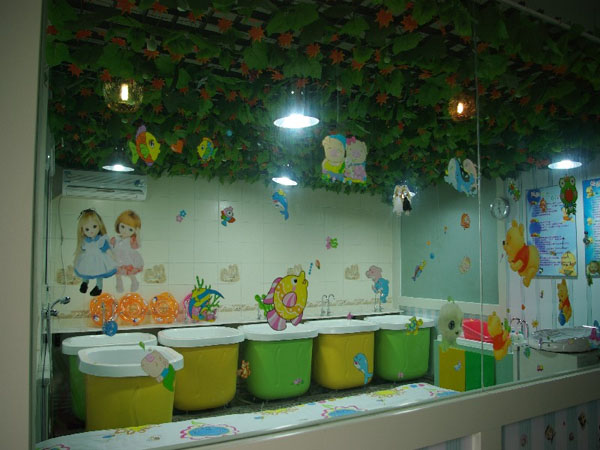 少飛游泳館實(shí)體店