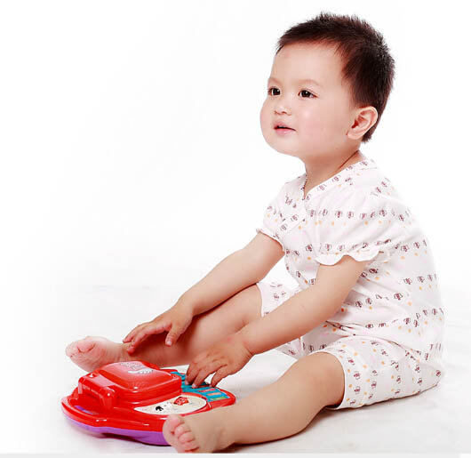 貝茜蒂白色花紋連體爬爬服